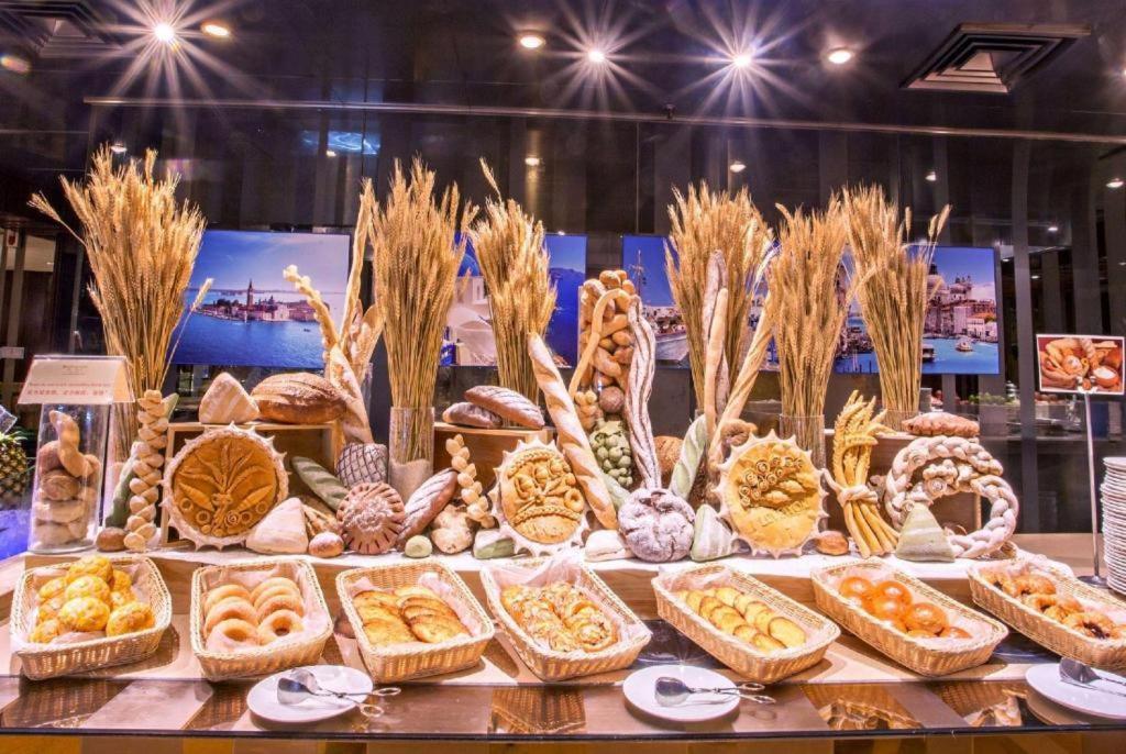 Wyndham Grand Plaza Royale Furongguo Changsha Bagian luar foto